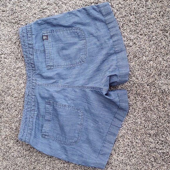 SALE--The Northface blue chambray shorts - Picture 5 of 6